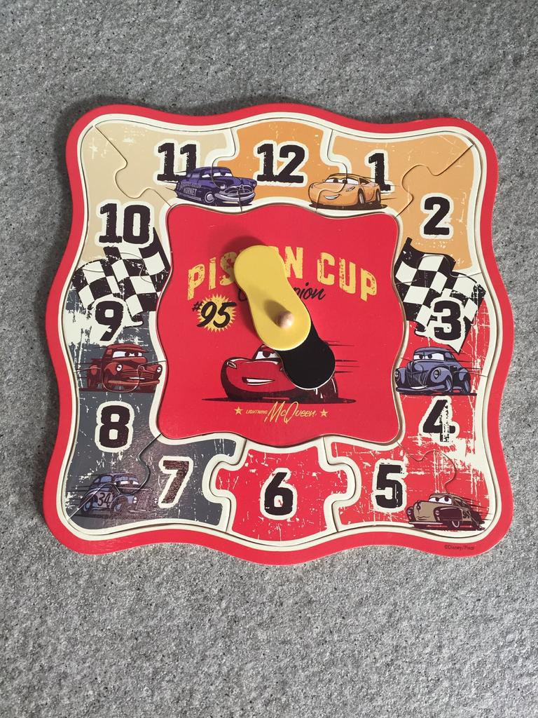 Houten puzzel klok van Cars., 2 tot 4 jaar, 10 tot 50 stukjes, Ophalen of Verzenden, Zo goed als nieuw
