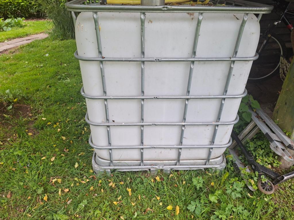 IBC Watertank 1000L - Regenwateropvang, 150 liter of meer, Ophalen of Verzenden, Gebruikt, Kunststof