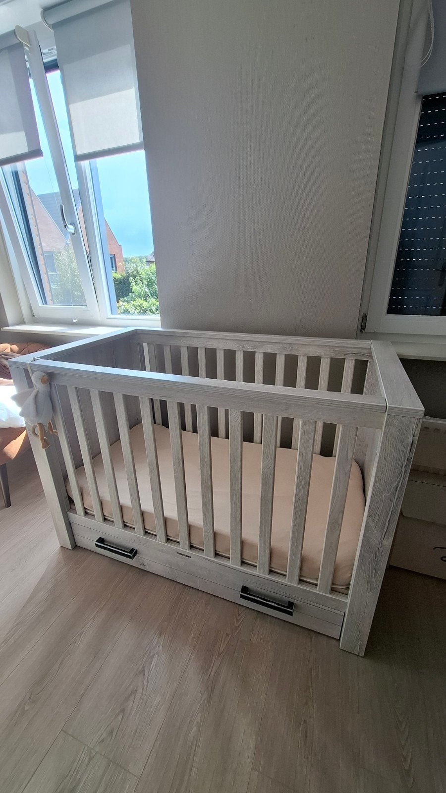 Kidsmill Sem Nautic Babybed Met Lade Grijs 60 x 120 cm, Ophalen, Zo goed als nieuw, Ledikant