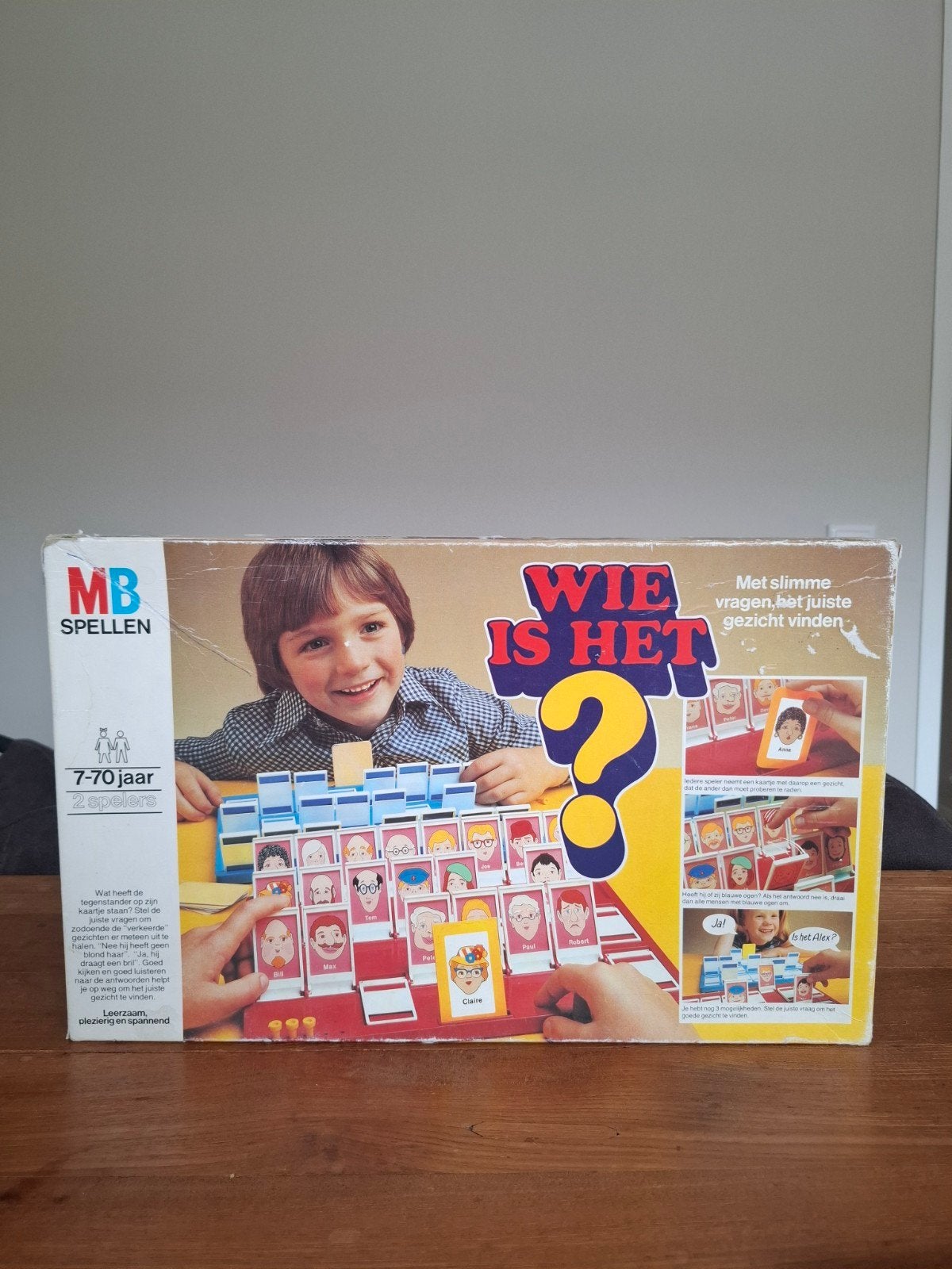 Wie is het? Compleet spel, doos met lichte schade, Een of twee spelers, Ophalen of Verzenden, Gebruikt, MB