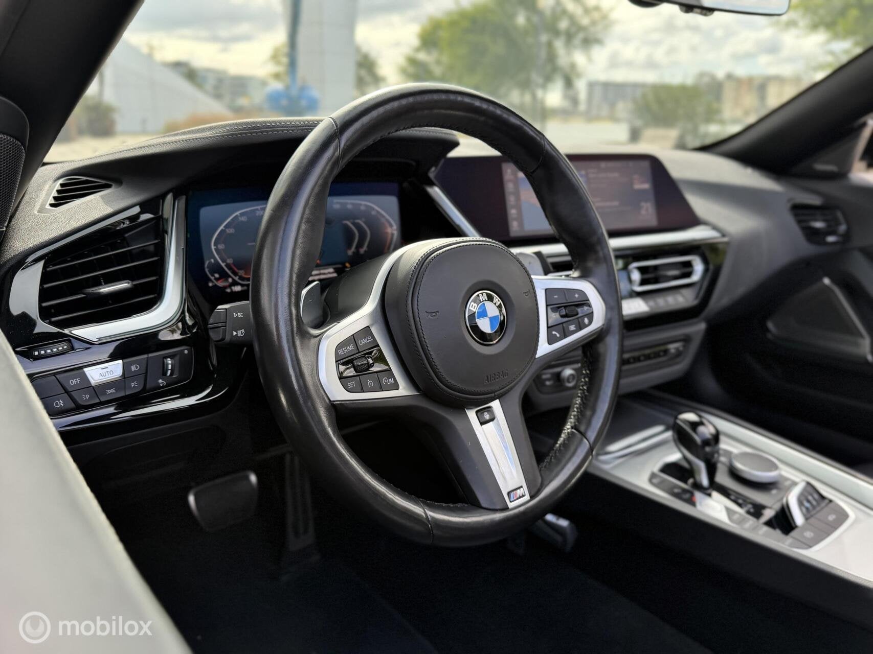 Foto 3 van BMW Z4 Roadster sDrive20i M Sport |Kuip |H&K |NL Auto