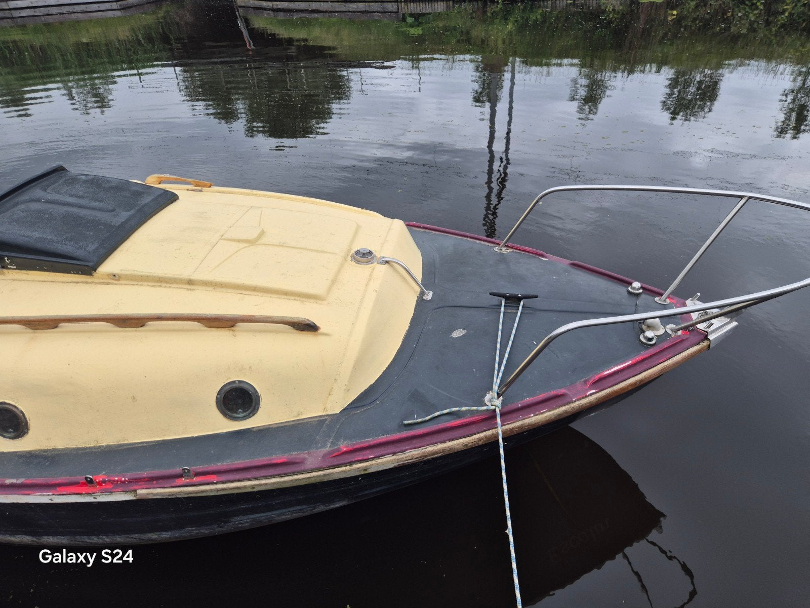 Sloep stuur is gedewasteerd en gestolen, Ophalen