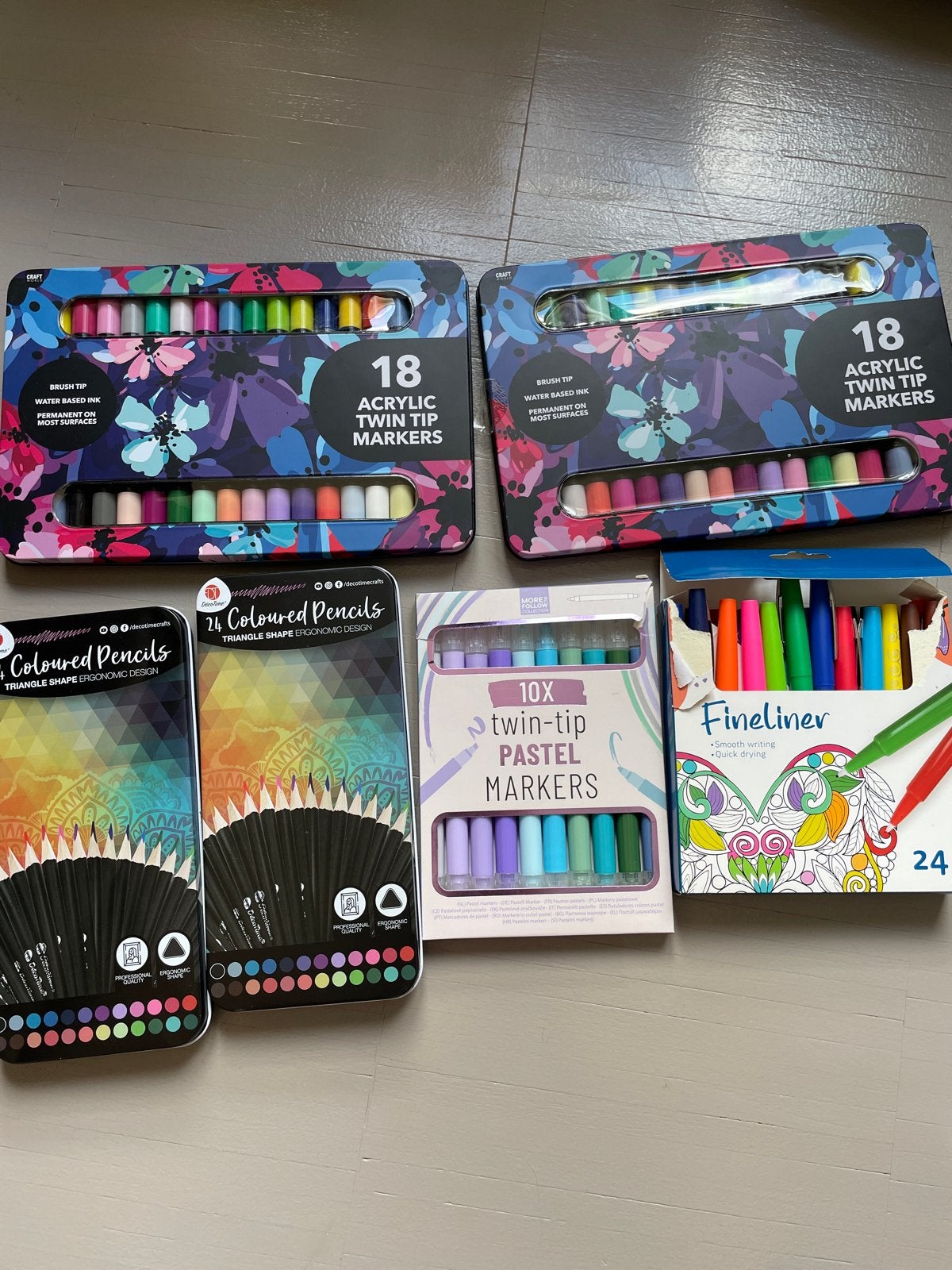 Set knutselspullen: stiften, potloden, fineliners, Hobby en Vrije tijd, Ophalen of Verzenden, Zo goed als nieuw, Meerkleurig, Knutselmateriaal