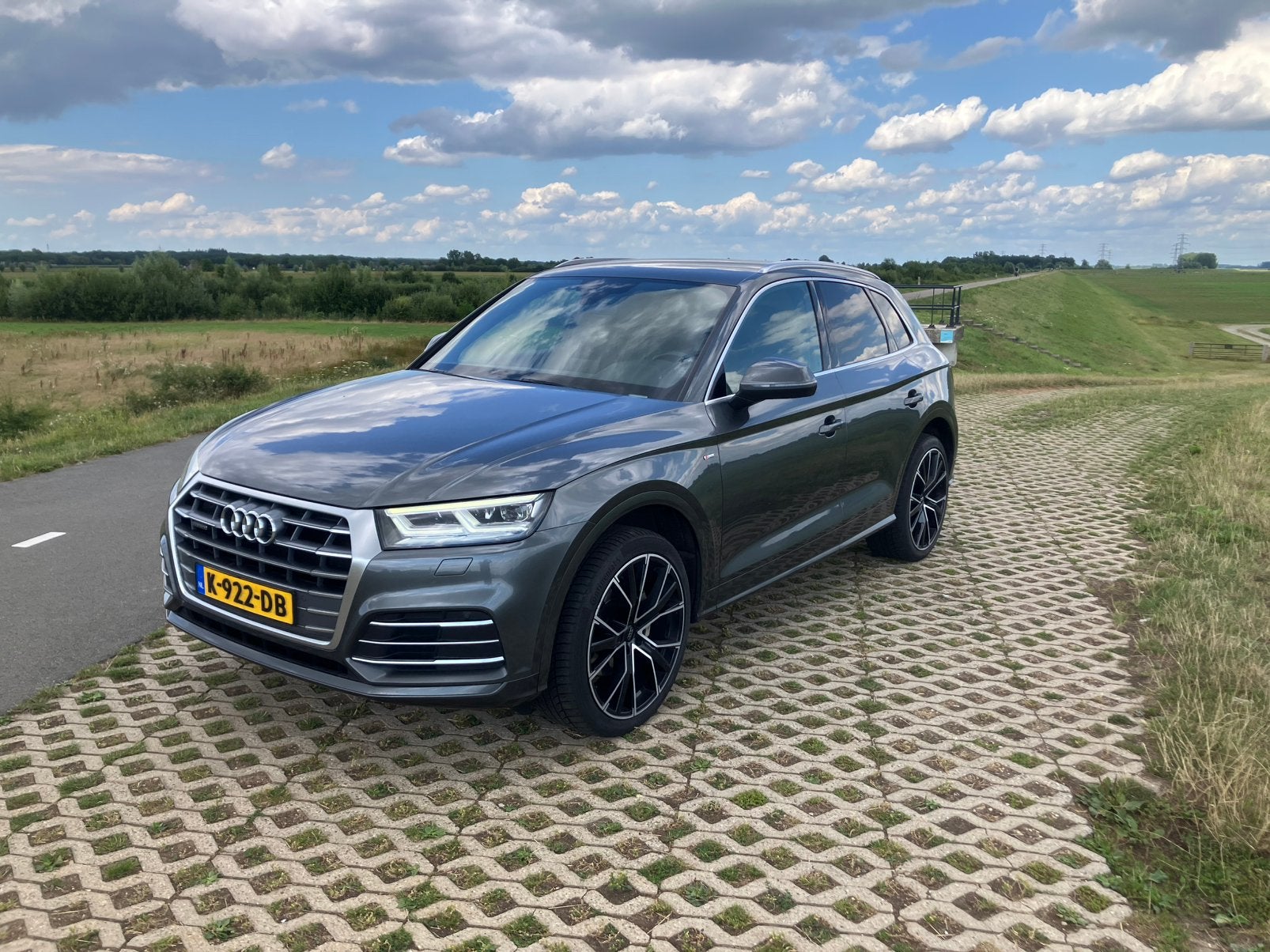 Audi Q5 40 TDI Quattro 190pk S Tronic 2019 Grijs, Auto's, Automaat, Zwart, Q5, Leder en Stof