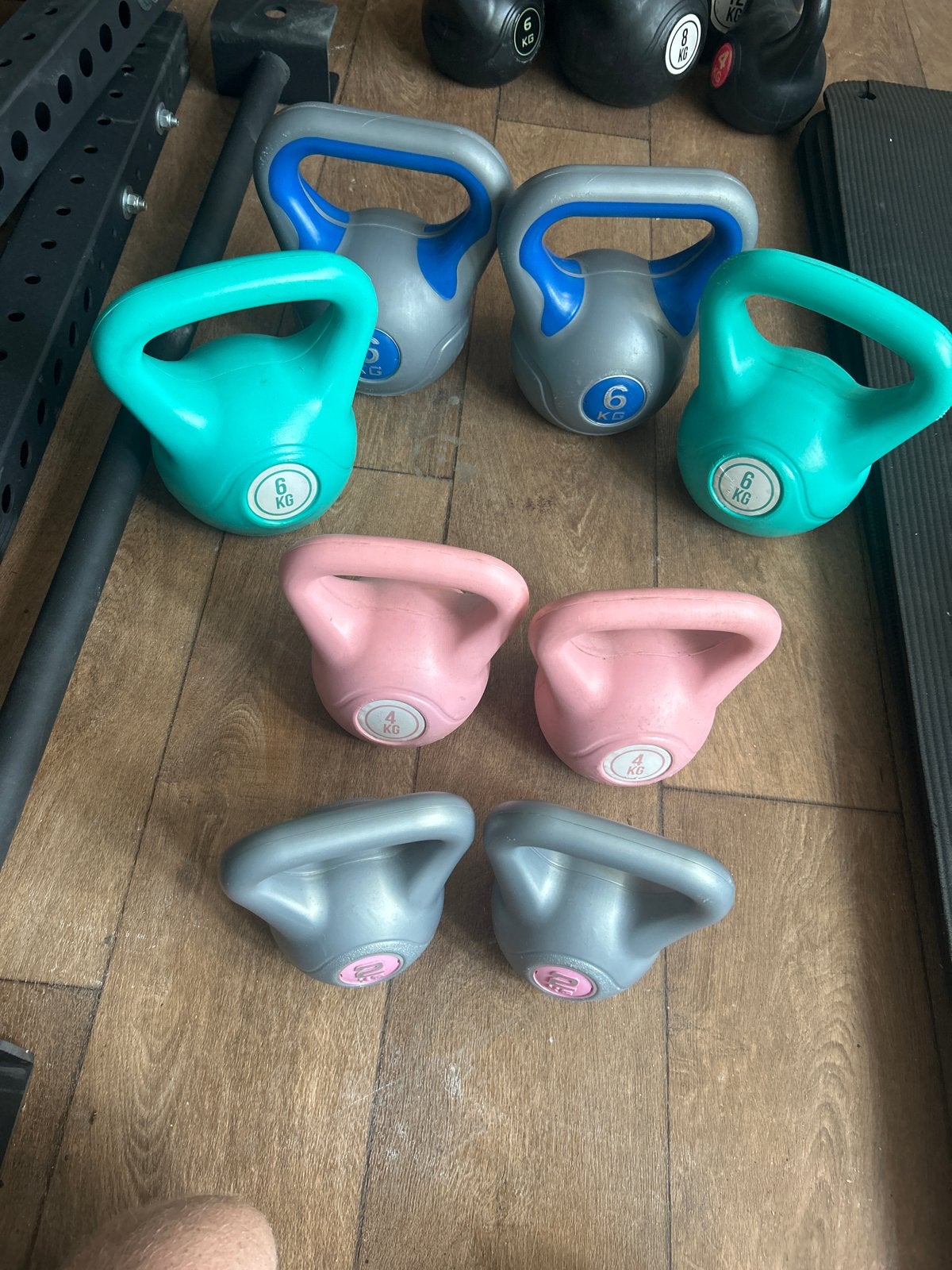Kettlebell set - 2x 4kg, 2x 6kg, 2x 8kg, Sport en Fitness, Ophalen, Gebruikt, Armen, Kettlebell