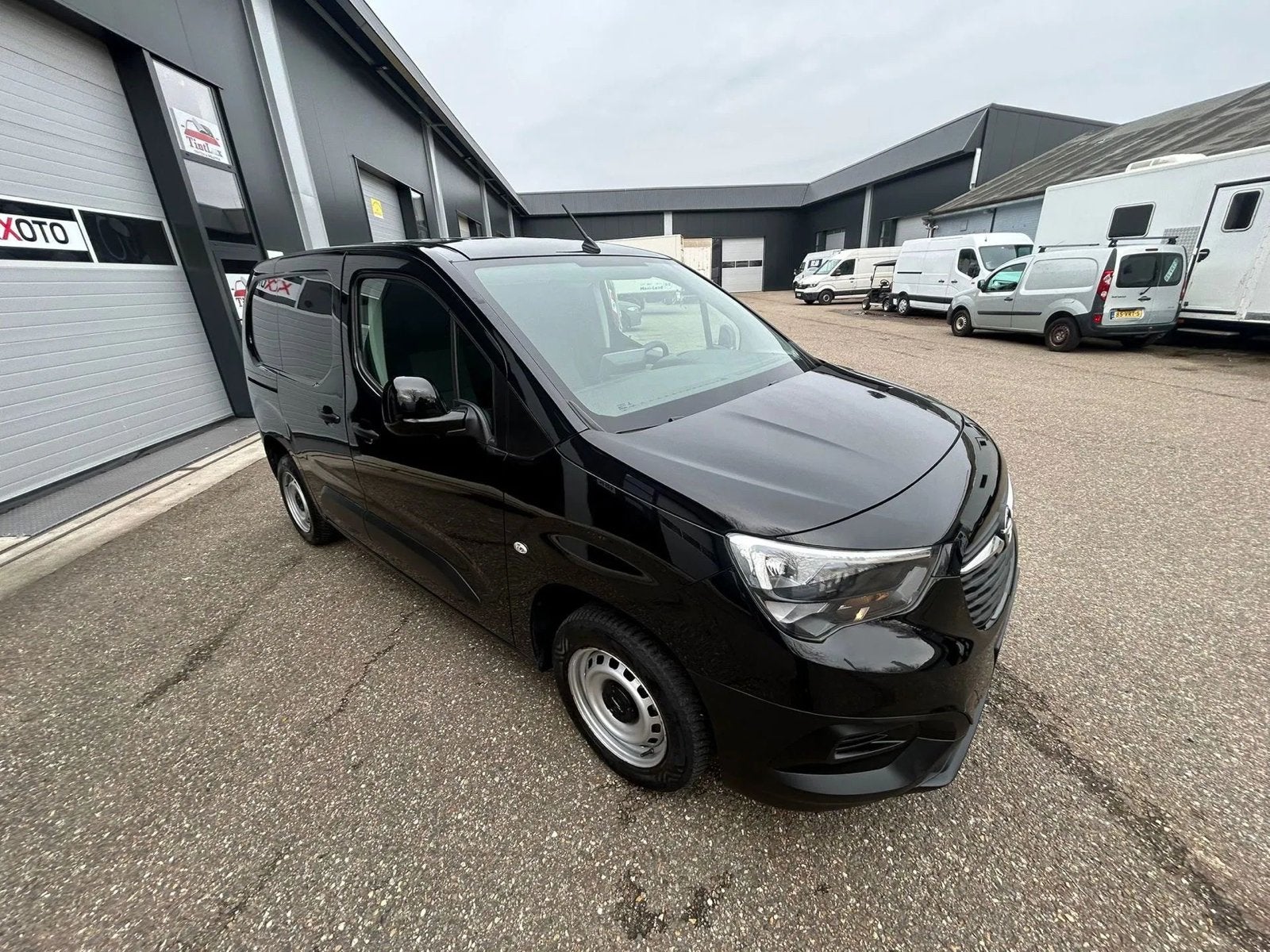 Opel Combo Cargo GB 1.5 Diesel 102pk S/S L1h1 2020 Zwart, Auto's, Voorwielaandrijving, 1295 kg, 4 cilinders, Zwart