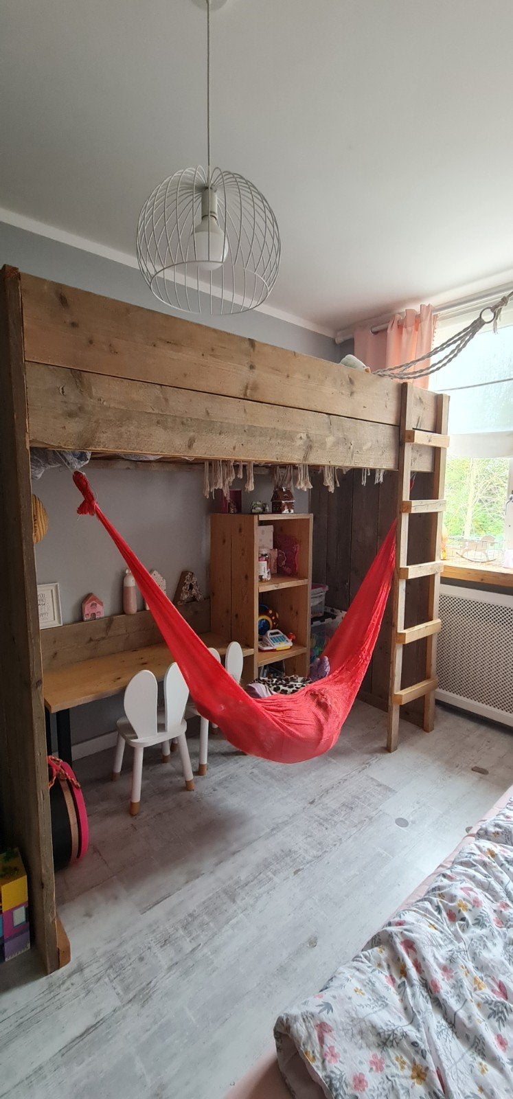 Stevige houten hoogslaper met bureau en opbergruimte, Huis en Inrichting, Slaapkamer | Stapelbedden en Hoogslapers, Gebruikt, Eenpersoons