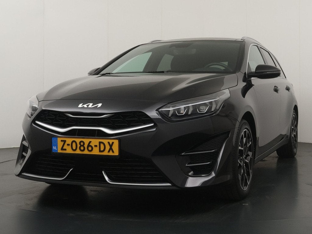 Kia Ceed Sportswagon 1.5 T-GDi GT-Line Navigatie - Achteruit, Gebruikt, 4 cilinders, 160 pk, Zwart