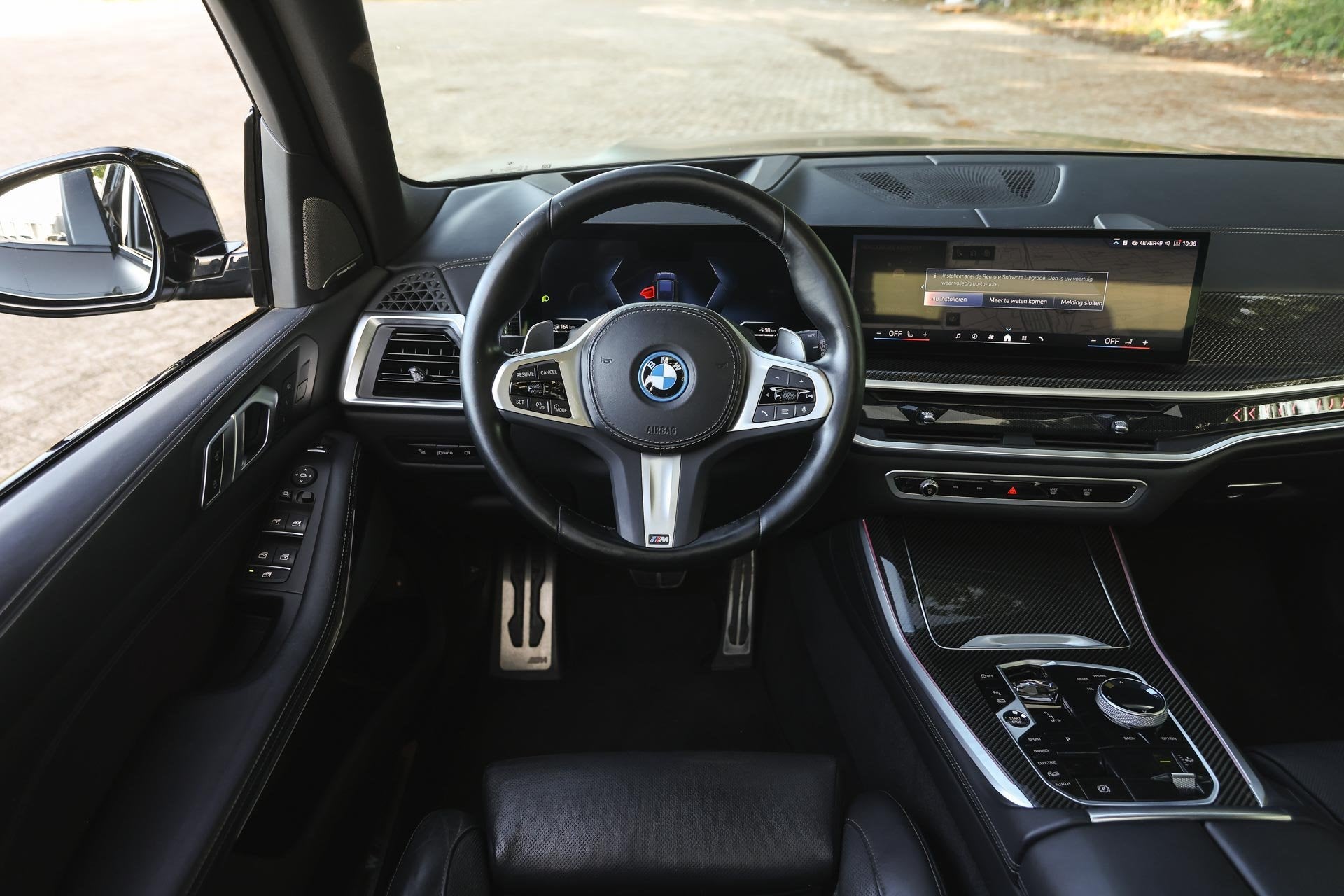 BMW X5 xDrive50e M Sport Automaat / Panoramadak / Parking As, Dealer onderhouden, Gebruikt, 2395 kg, Met garantie (alle)