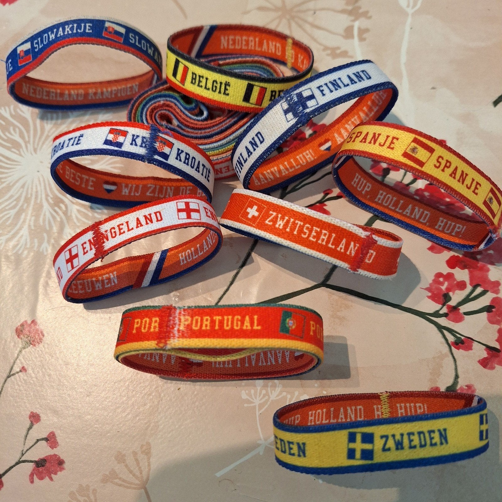 DekaMarkt EK 2024 voetbalbandjes - Diverse landen, Ophalen of Verzenden, Zo goed als nieuw