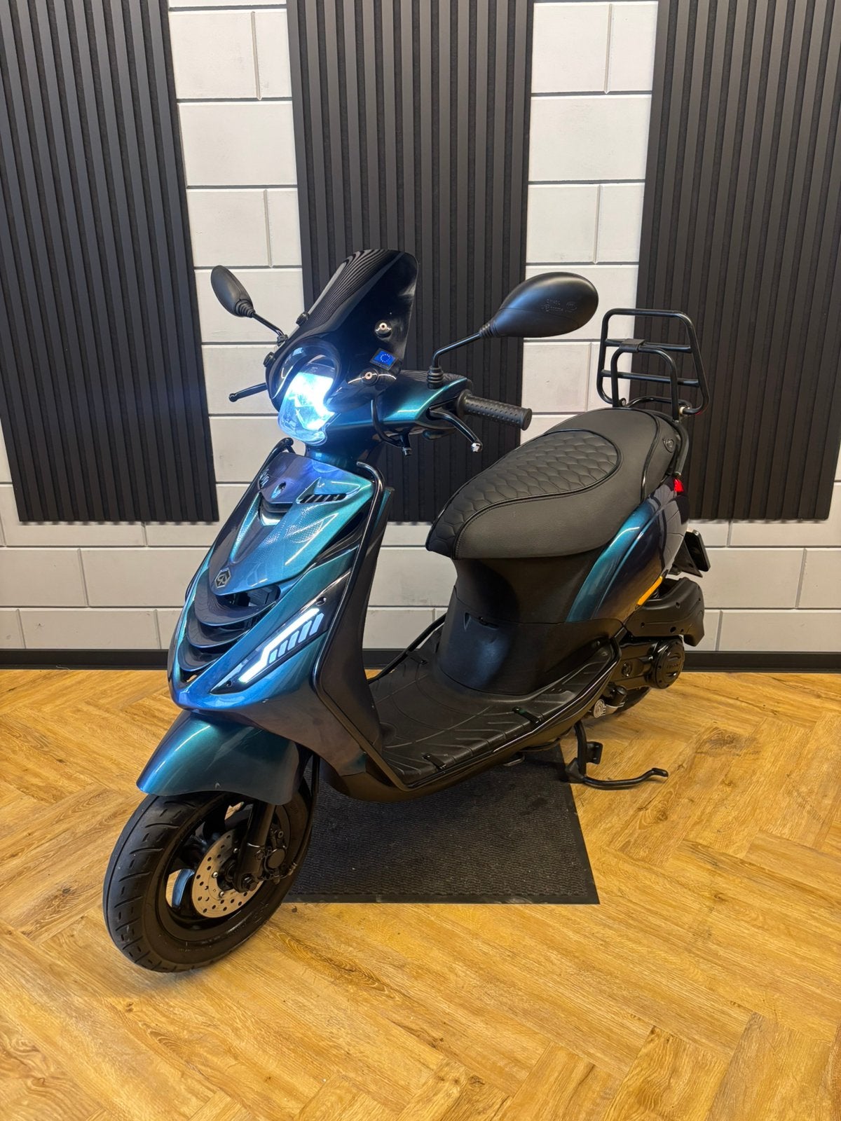 PIAGGIO ZIP 3V 4T BROM FULL OPTION GLANS CAMELEON, Maximaal 45 km/u, Zip, Ophalen of Verzenden, Zo goed als nieuw