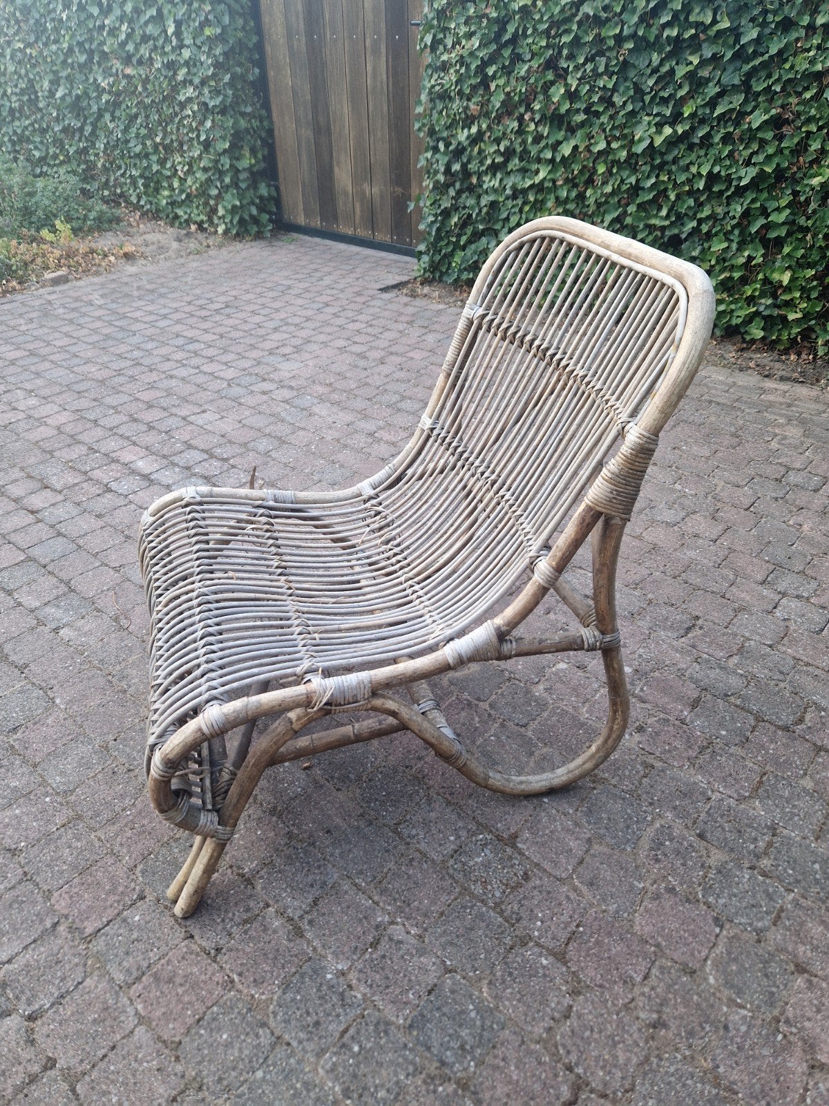 Vintage rotan ligstoel / lounge stoel GRATIS, Ophalen, Gebruikt, Overige kleuren, Riet of Rotan