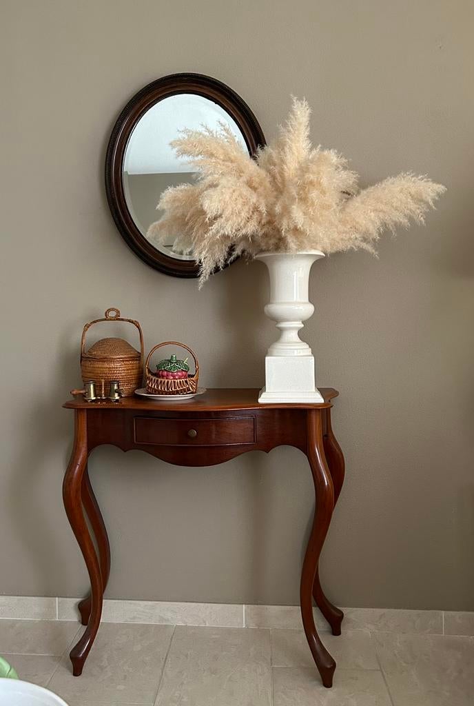 Klassieke houten sidetable met cabriole-poten, Huis en Inrichting, Tafels | Sidetables, Ophalen, Zo goed als nieuw