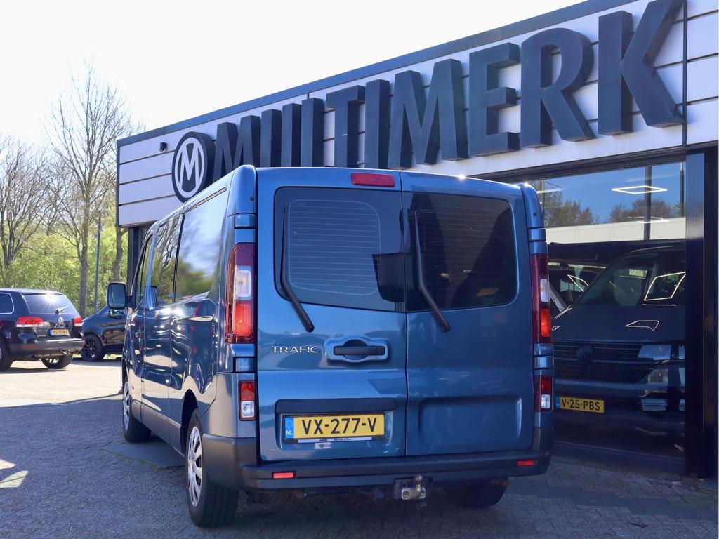 Renault Trafic 1.6 dCi DUBBELE CABINE (bj 2016), Auto's, Bestelauto's, Voorwielaandrijving, 15 km/l, Gebruikt, Euro 6