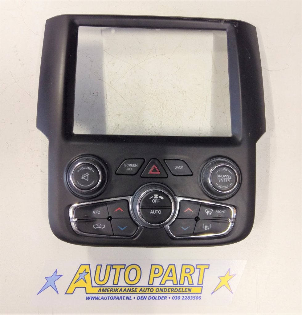 Dodge Ram airco console paneel 2013-2018, Gebruikt, PO Box 21-8004 | Auburn Hills, MI 48321-8004, Ophalen of Verzenden, Mopar