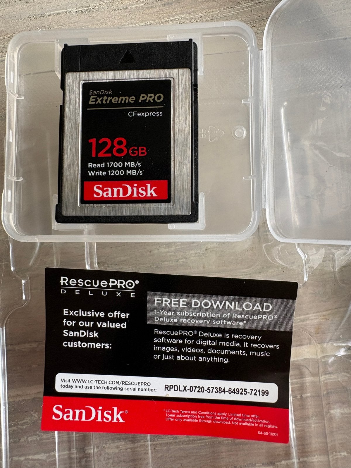 Scandisk Extreme Pro 128 Gb + Cf card reader, Ophalen of Verzenden, Zo goed als nieuw, 128 GB, Geschikt voor professionele video