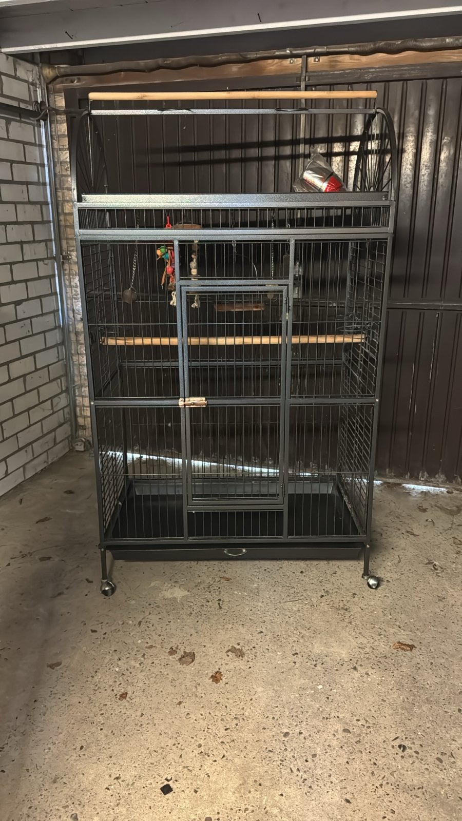Mooi grote kooi met nog stok op boven kant om te zitten, Ophalen, Zo goed als nieuw, Metaal, Overige typen