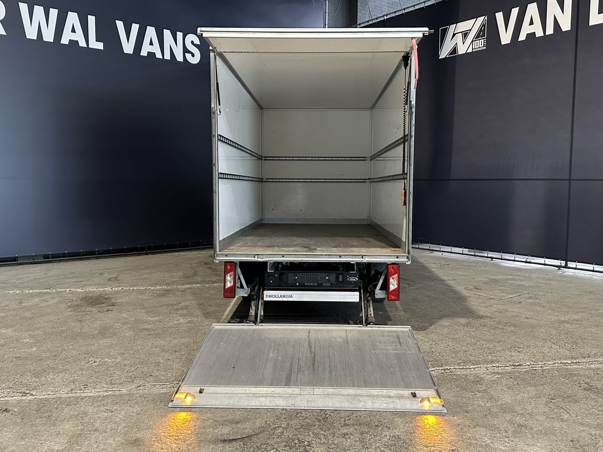 Ford Transit 2.0 TDCI 130pk Bakwagen Laadklep Euro6 Airco |, Voorwielaandrijving, Stof, 4 cilinders, Bluetooth
