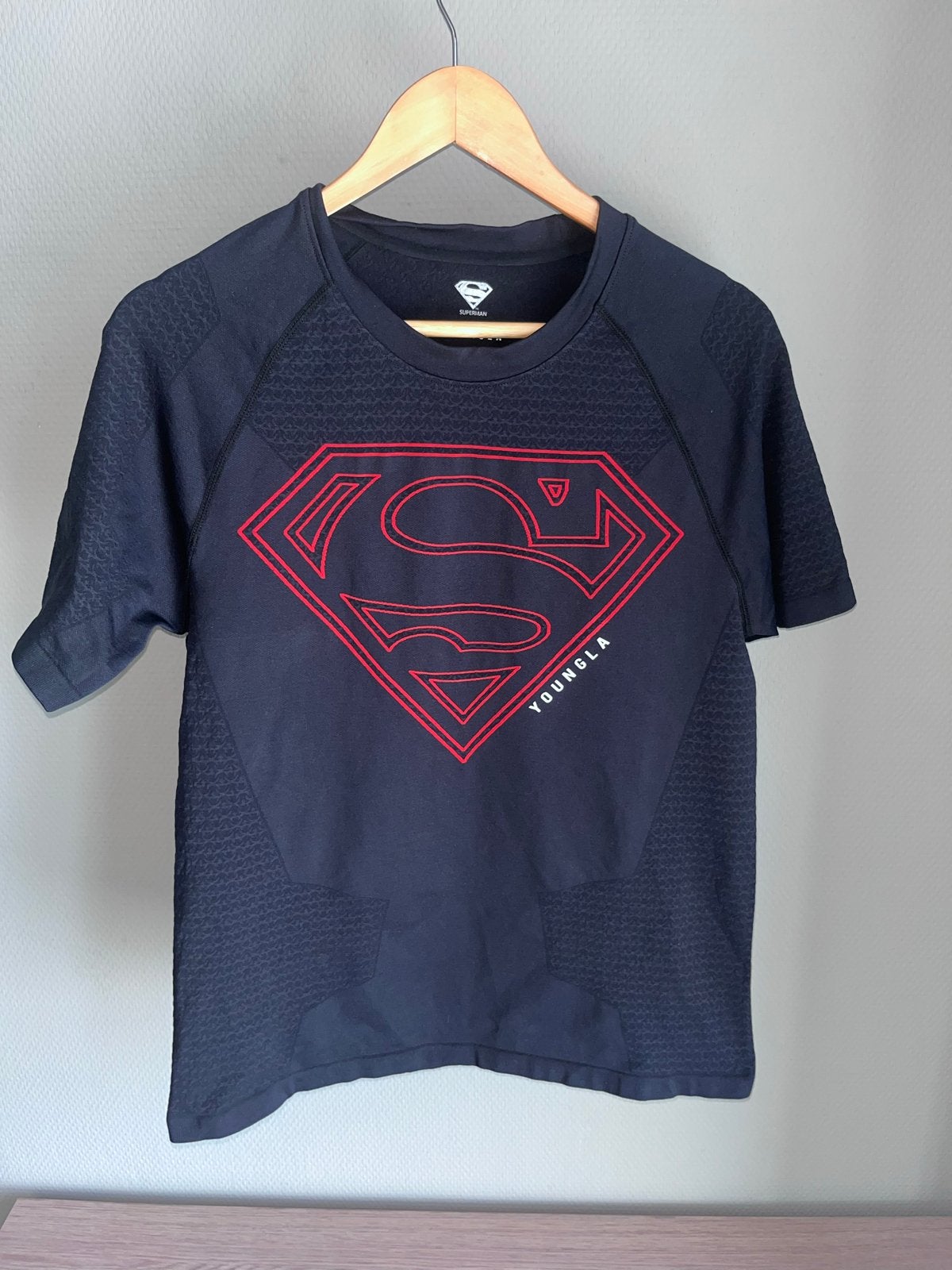 YoungLA Compressie Shirt Zwart/Rood XXL, Ophalen of Verzenden, Zo goed als nieuw, Overige maten, Zwart