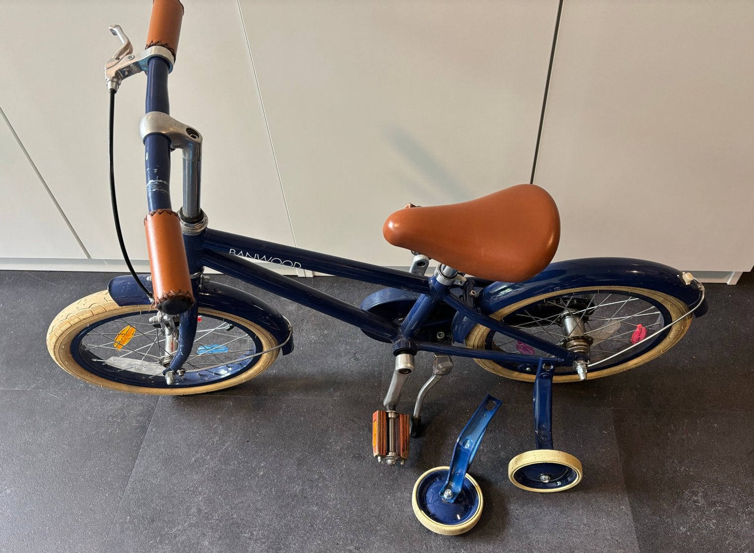 Banwood kinderfiets met zijwieltjes 16 inch, Ophalen, Zijwieltjes, 16 tot 20 inch, Velgrem