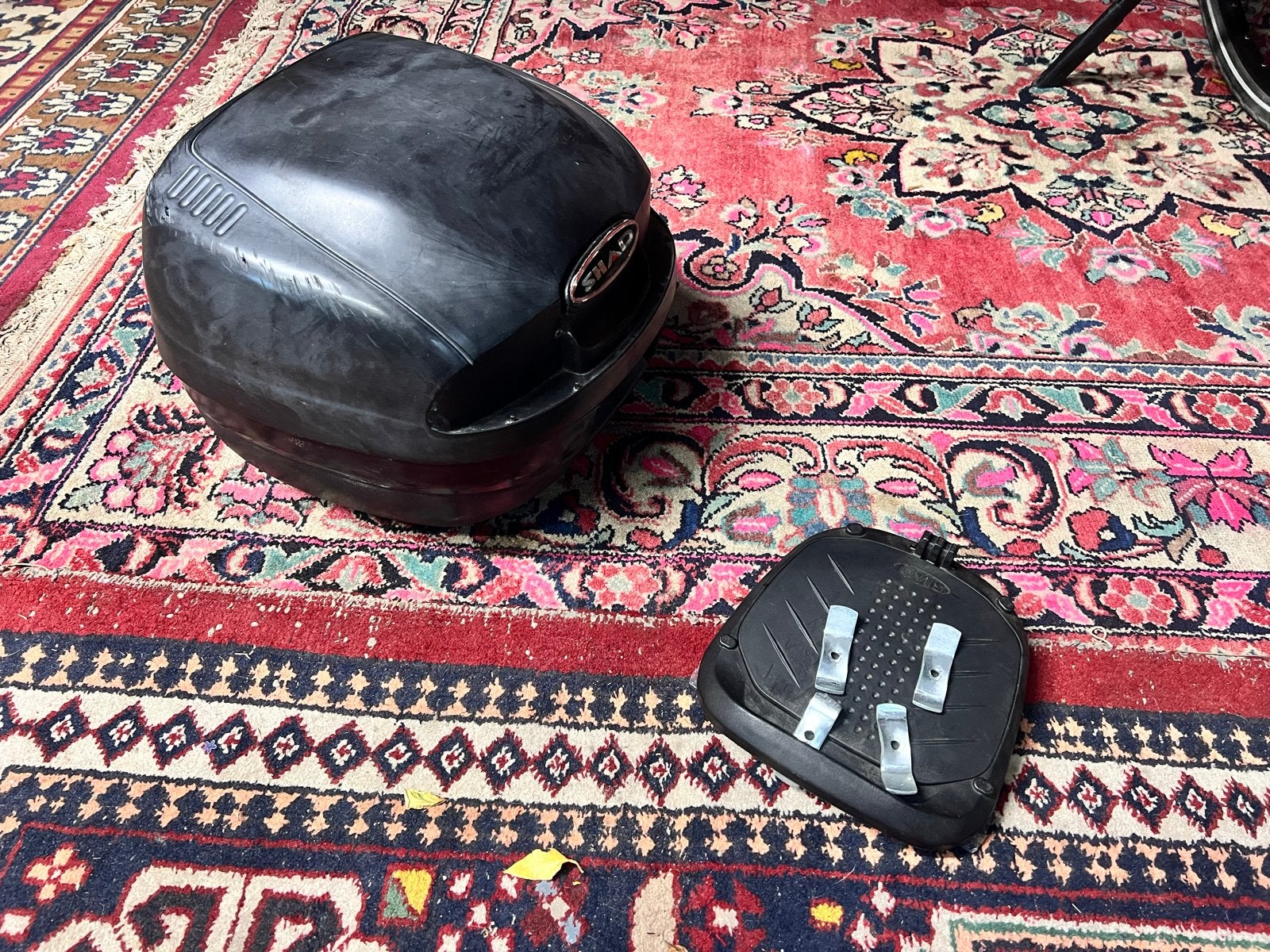 Scooter koffer met bevestigingssteun en sleutel, Motoren, Ophalen of Verzenden, Gebruikt
