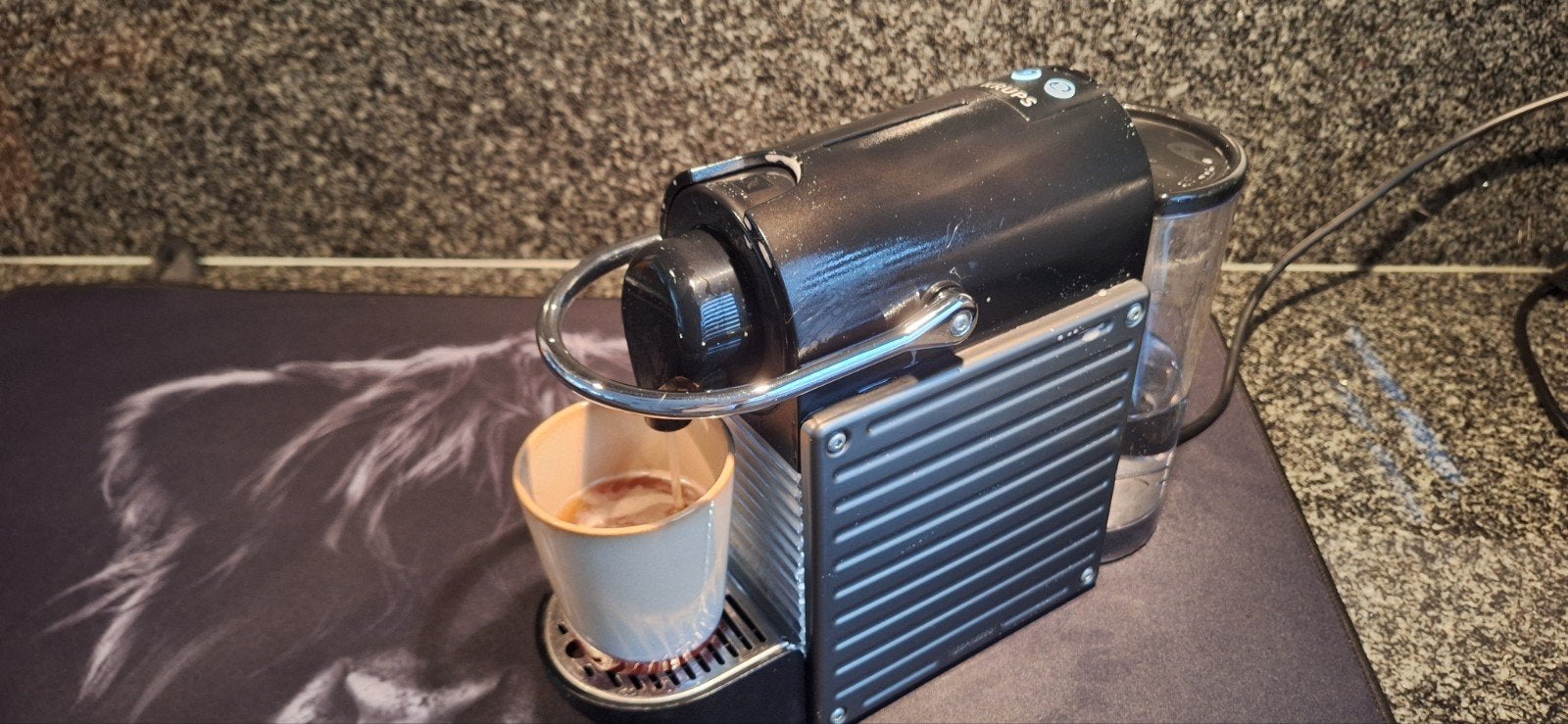Krups Nespresso Essenza Mini XN3005 Koffiezetapparaat, Witgoed en Apparatuur, Ophalen, Gebruikt, Espresso apparaat, 1 kopje