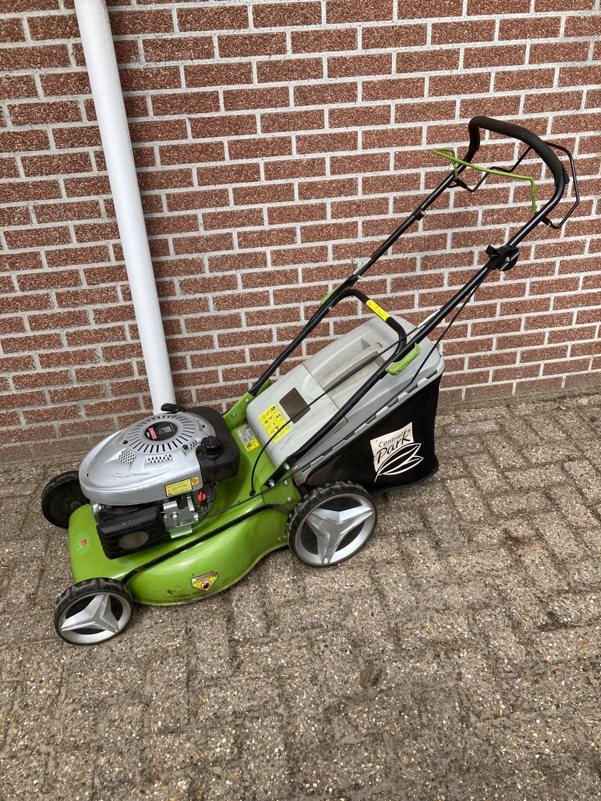 Central Park benzine grasmaaier CPT56 BSM/875EXI 190cc, Ophalen, Central Park, Zo goed als nieuw, Opvangbak