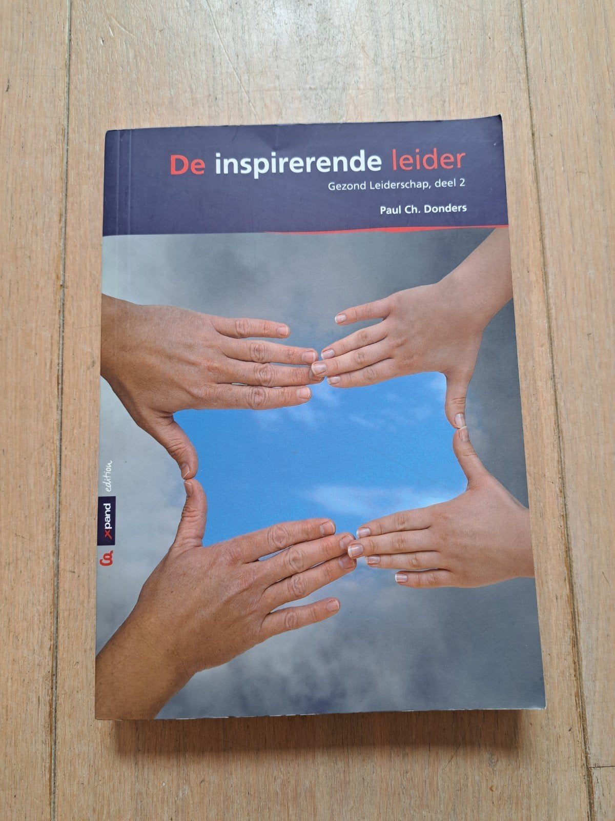 P. Donders - De inspirerende leider (deel 2), Ophalen of Verzenden, Zo goed als nieuw, P. Donders