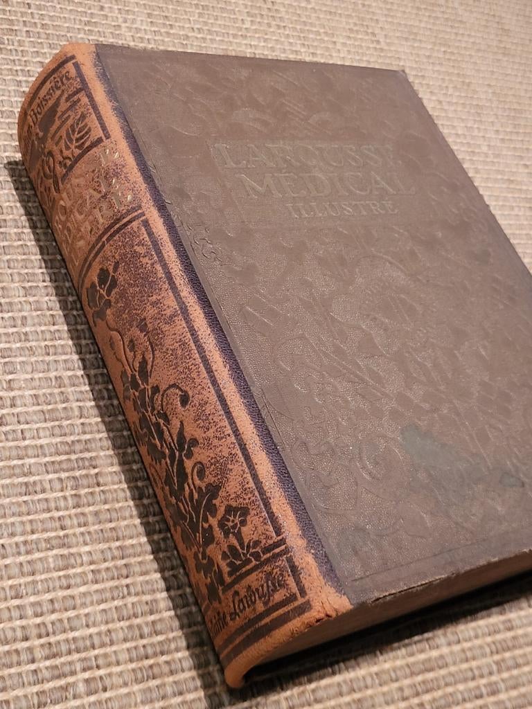 Mooi geïllustreerd antiek boek - Larousse Medical Illustré, Antiek en Kunst, Ophalen of Verzenden
