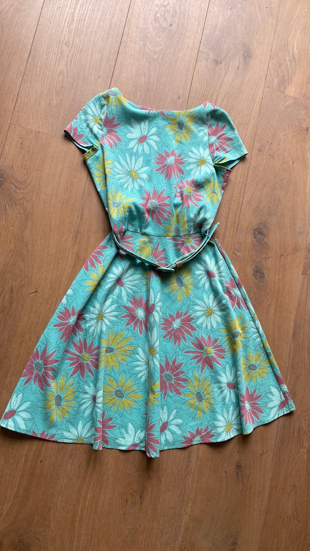 2 zomer jurkjes van King Louis maat S, Kleding | Dames, Jurken, Ophalen of Verzenden, Zo goed als nieuw, Maat 38/40 (M), Boven de knie
