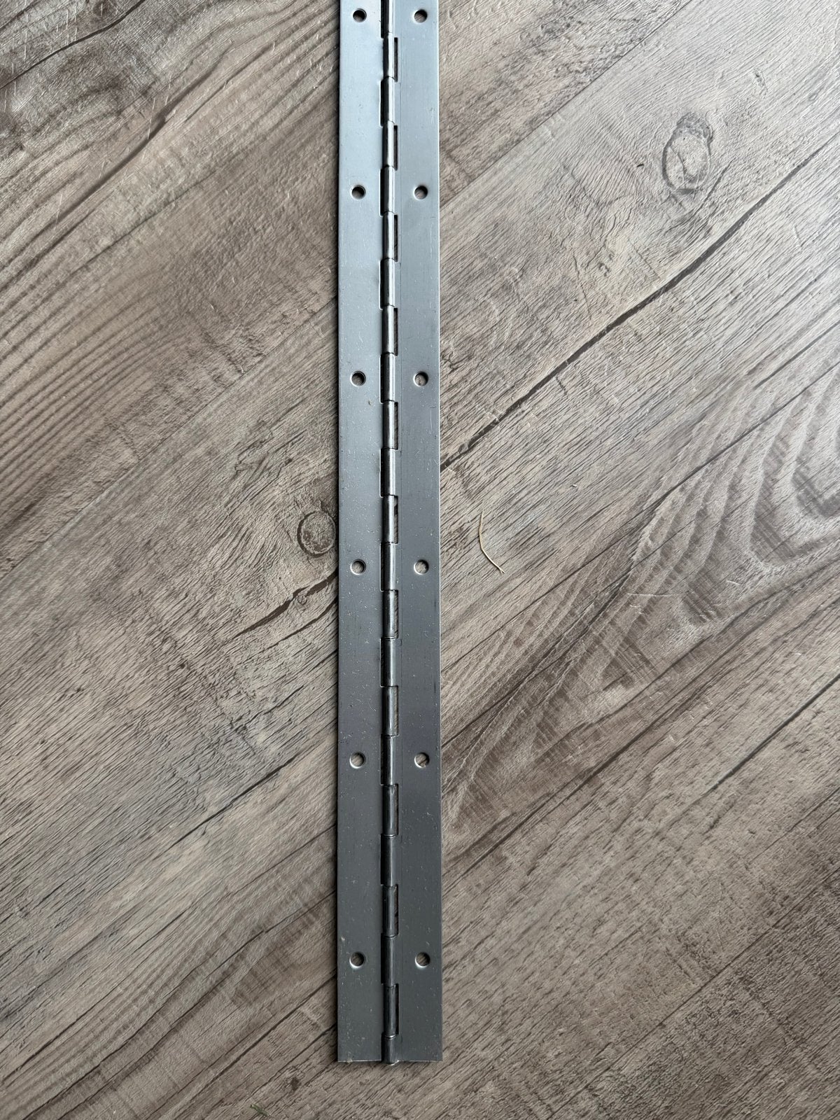 RVS Pianoscharnier 0.7x32x1260 mm, nieuw in koker, Ophalen of Verzenden, Nieuw, Rvs, Scharnier