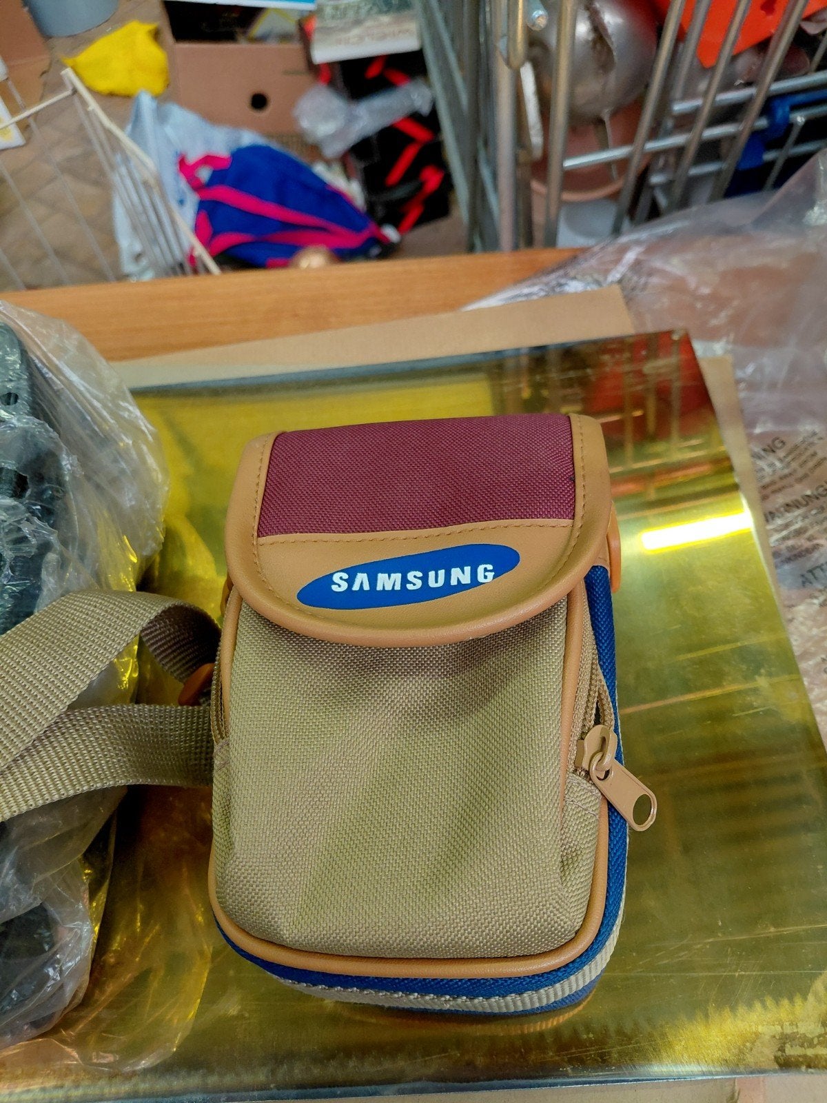 Nieuwe Samsung cameratas met schouderband, Ophalen, Nieuw, Overige kleuren, Schouderband