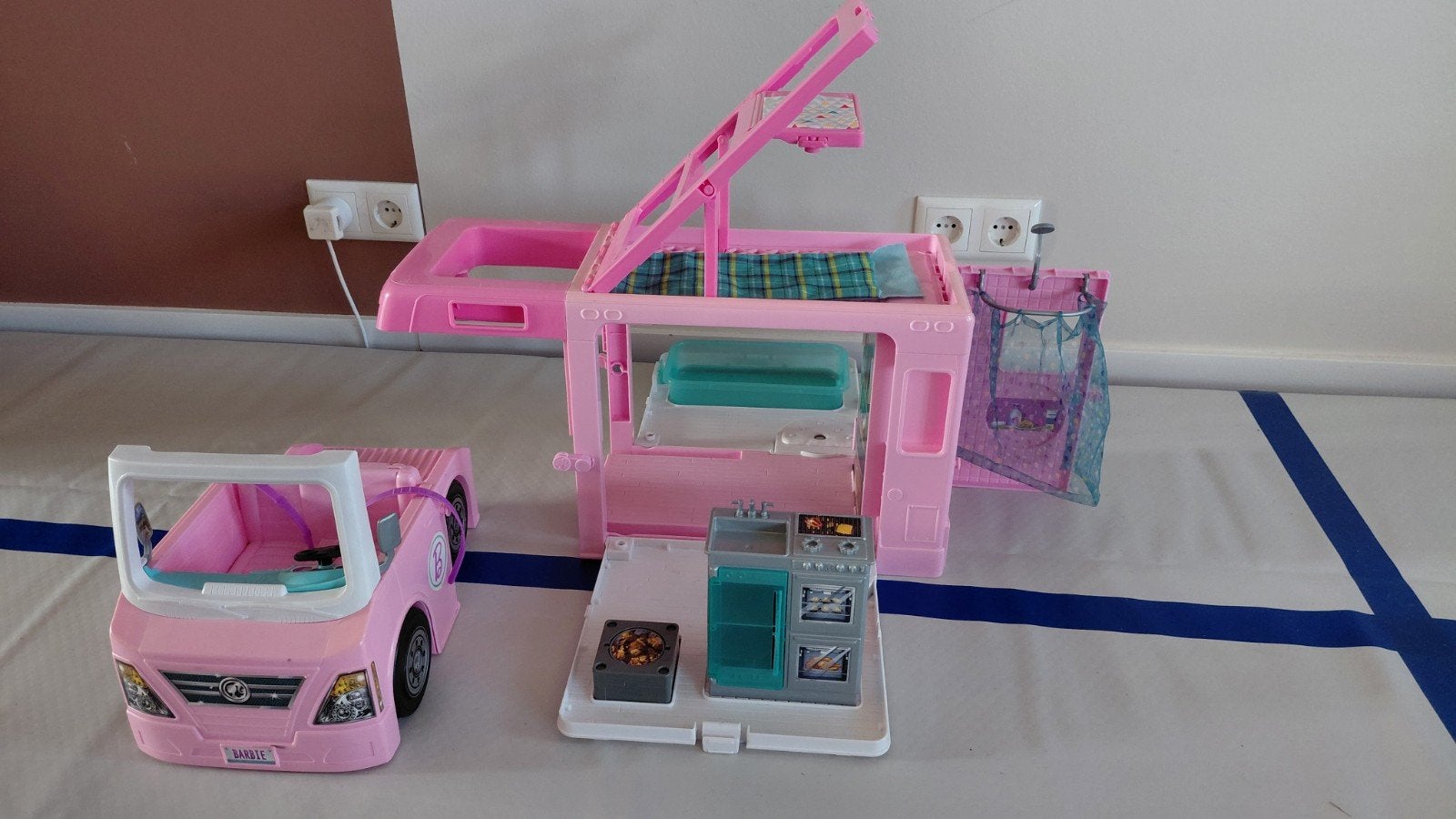 Barbie Camper en boot met accessoires, Ophalen of Verzenden, Gebruikt, Meisje