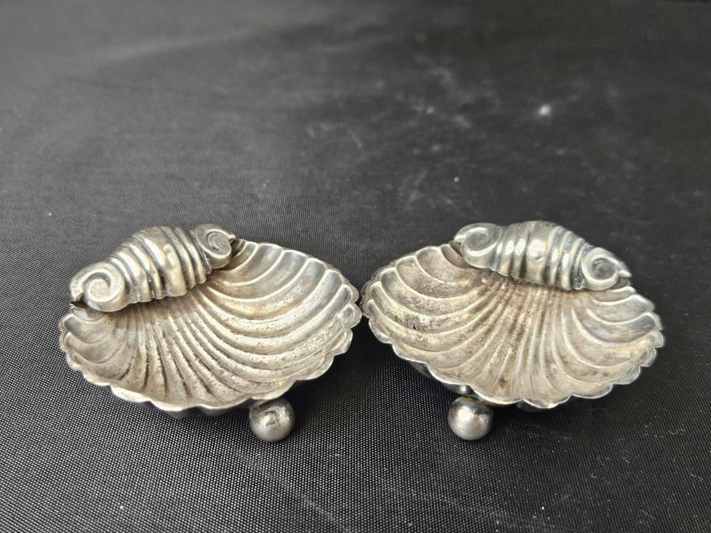 Antieke zilveren zoutvaatjes in schelpvorm (set van 2), Ophalen of Verzenden, Zilver