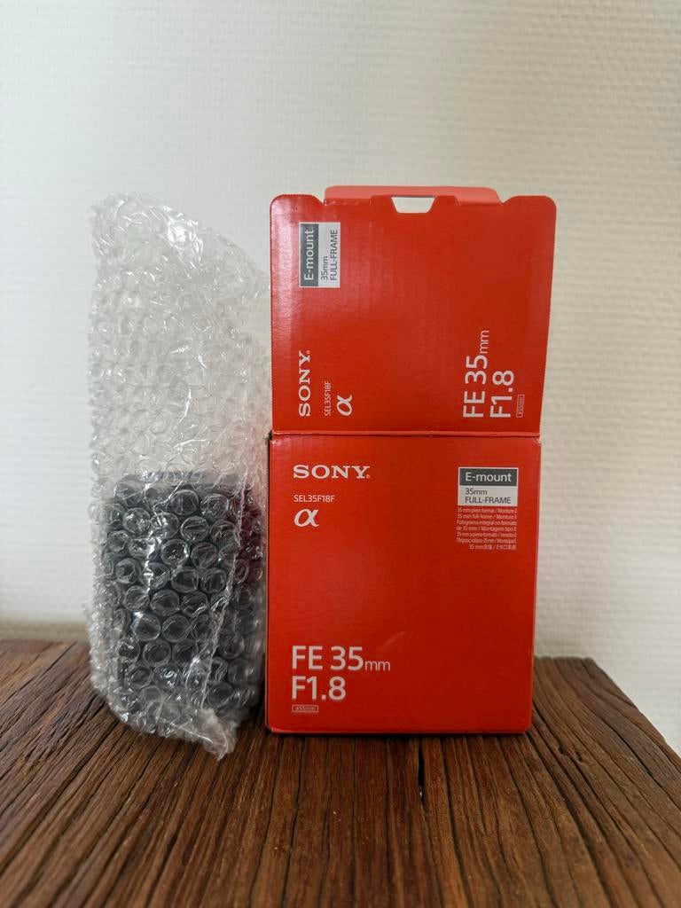 Sony FE 35mm F1.8 E-mount Full-Frame Lens, Ophalen of Verzenden, Zo goed als nieuw, Standaardlens