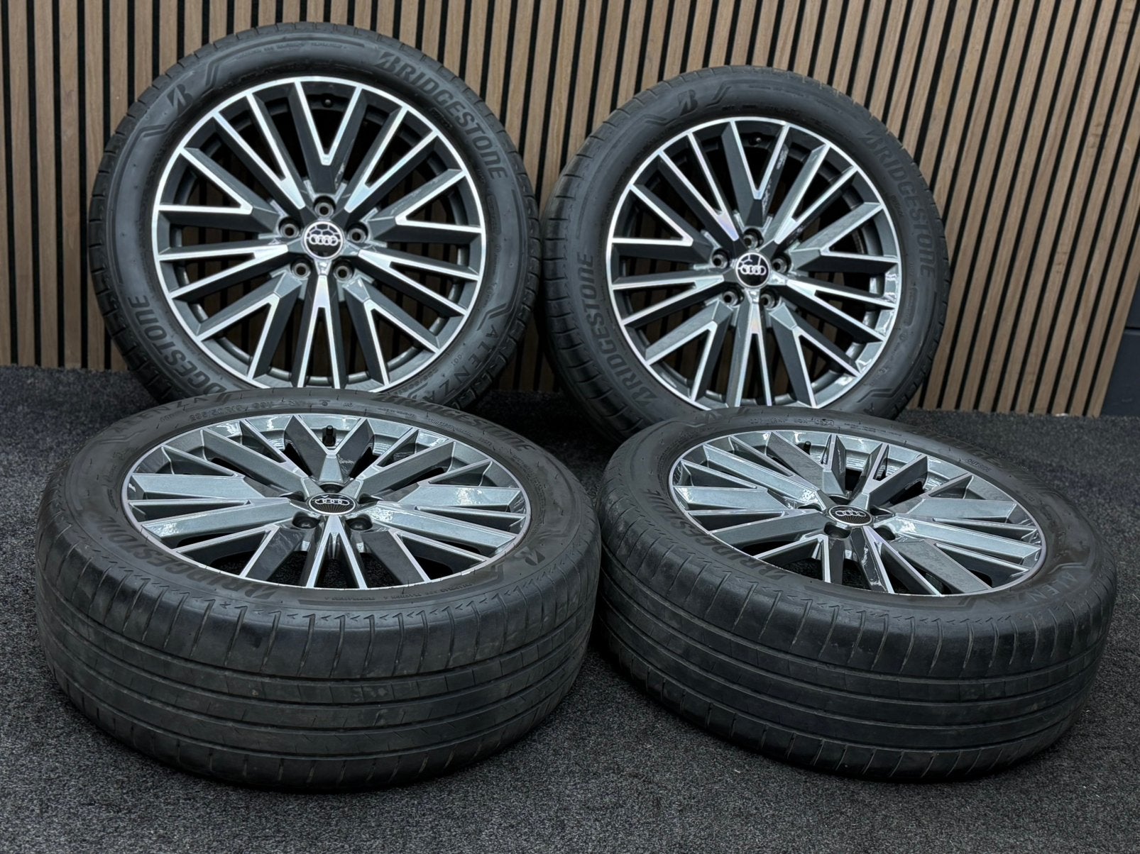 ZGAN! Originele 19 inch Audi Q3 83A 5x112 ET43 Bridgestone, Auto-onderdelen, ., Banden en Velgen, 235 mm, .