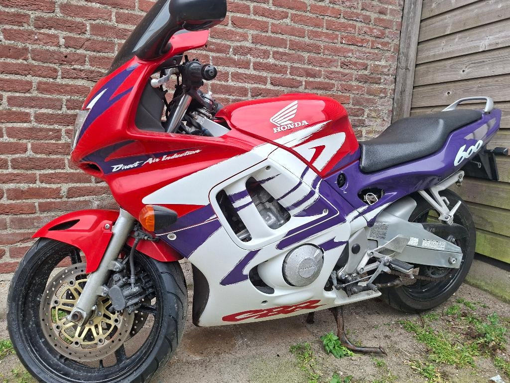 Honda CBR600, 598 cc, 4 cilinders, Gebruikt, Sport