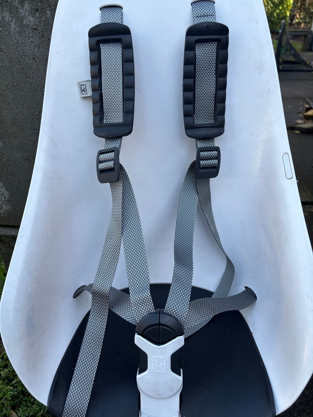 Urban Iki Achterzitje - Wit/Zwart, Ophalen, Achterzitje, 9 t/m 36 kg, Gebruikt