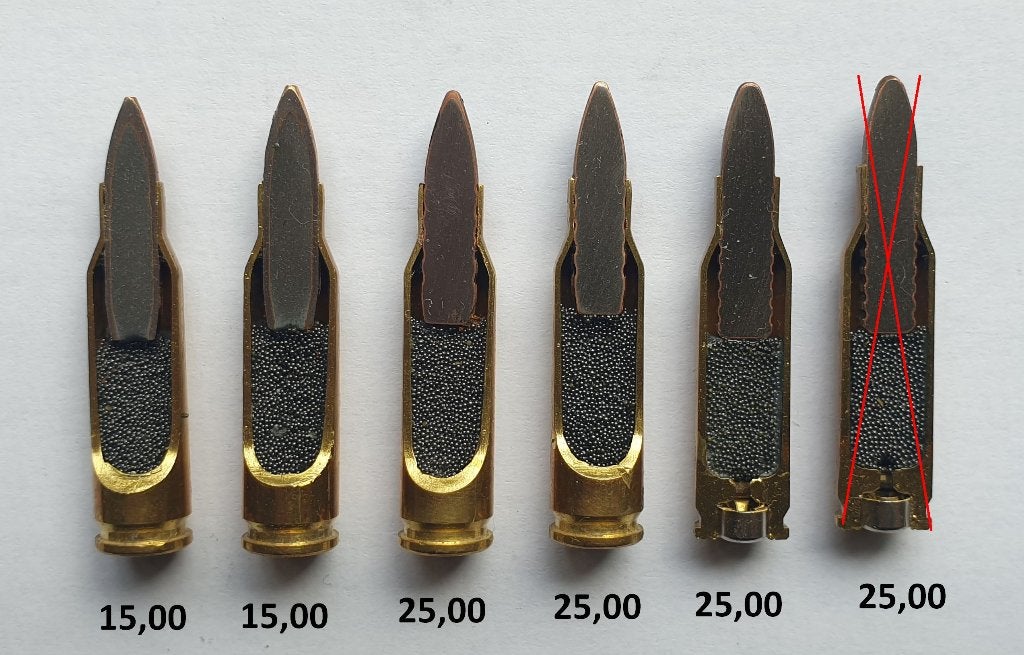 HK 4,6x30mm DOORSNEDEN, Verzamelen, Militaria | Algemeen, Ophalen of Verzenden, Landmacht, Nederland, Hulzen of Bodemvondsten