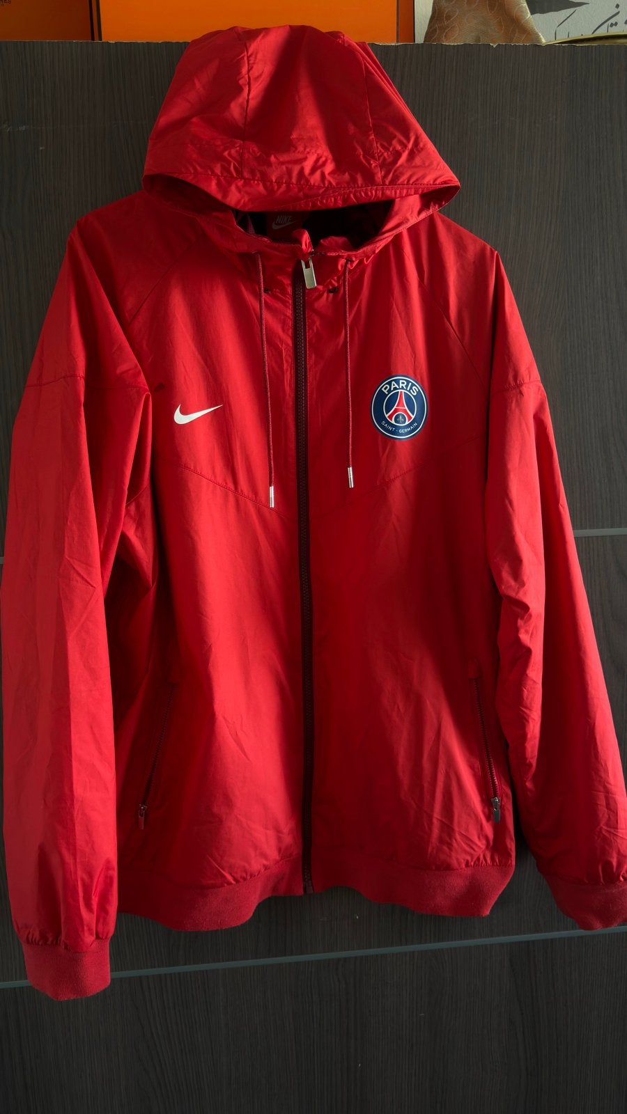 Nike PSG Windrunner Jas Rood Maat XL, Ophalen of Verzenden, Zo goed als nieuw, Maat 56/58 (XL), Rood
