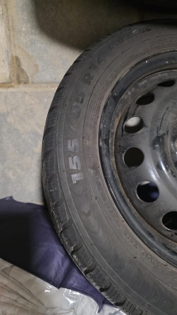 Winterbanden Toyota Aygo 155/65 R14 - 4 stuks, Auto-onderdelen, Banden en Velgen, Ophalen, 14 inch, Gebruikt, 155 mm