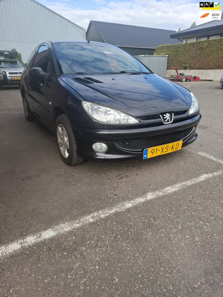 Peugeot 206 1.4 Forever airco !, Auto's, Peugeot, Bedrijf, Te koop, ABS, Airbags, Centrale vergrendeling, Elektrische ramen, Mistlampen