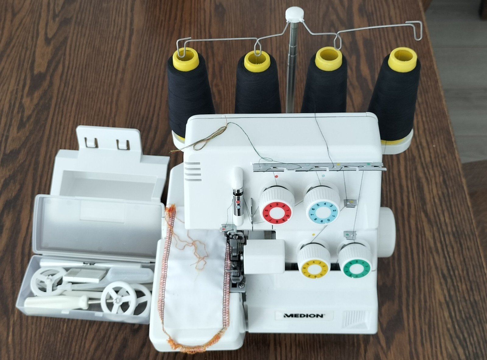 Medion Lockmachine  model 10685, Ophalen of Verzenden, Zo goed als nieuw, Lockmachine, Overige merken