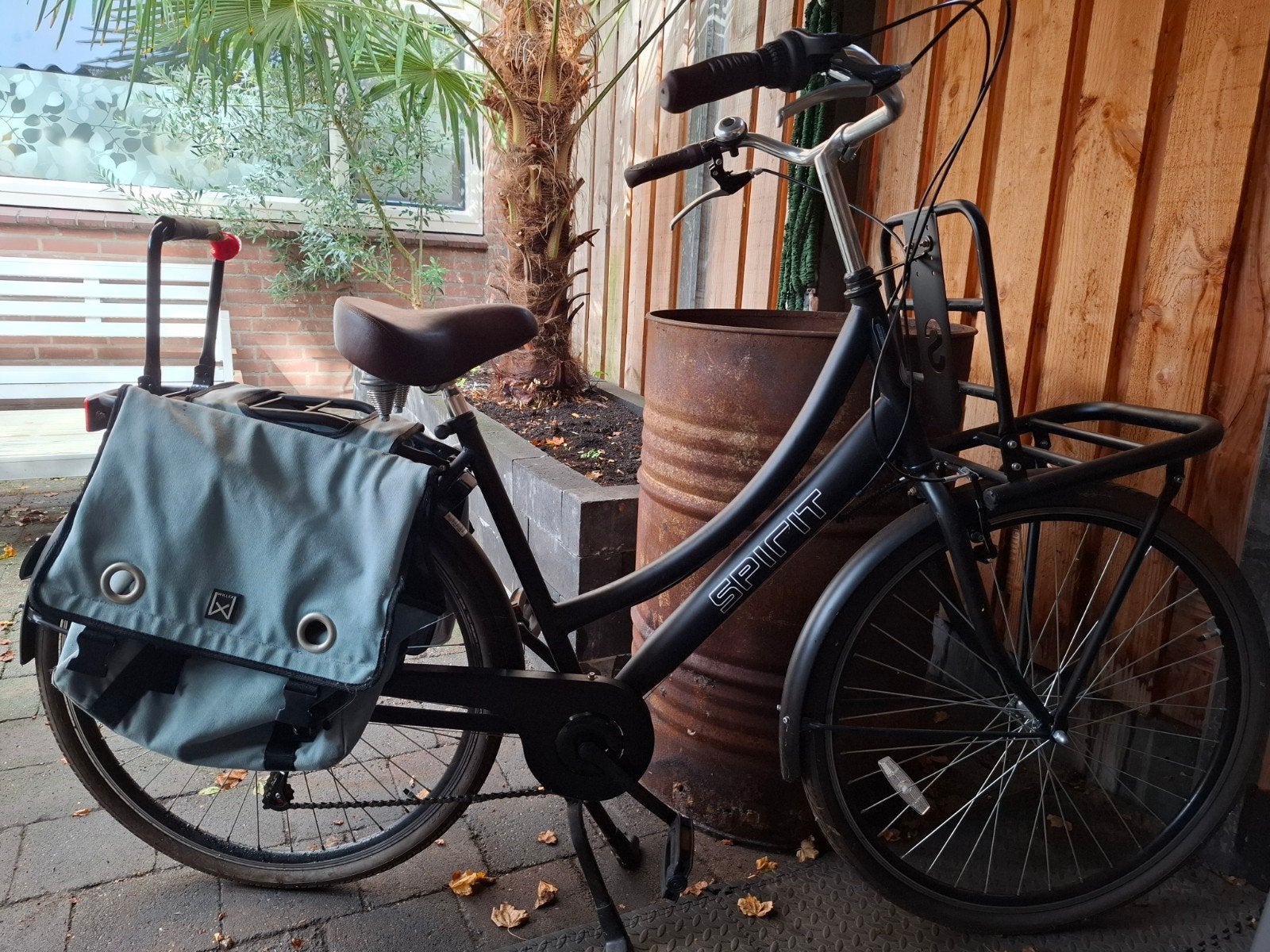 Spirit transportfiets met versnellingen en fietstassen, Gebruikt, Velgrem, Versnellingen, 50 tot 53 cm