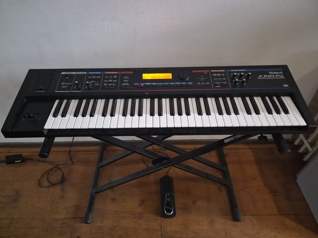 Roland Juno-D Synthesizer, Muziek en Instrumenten, Roland, Ophalen of Verzenden, Met koffer of flightcase, 61 toetsen