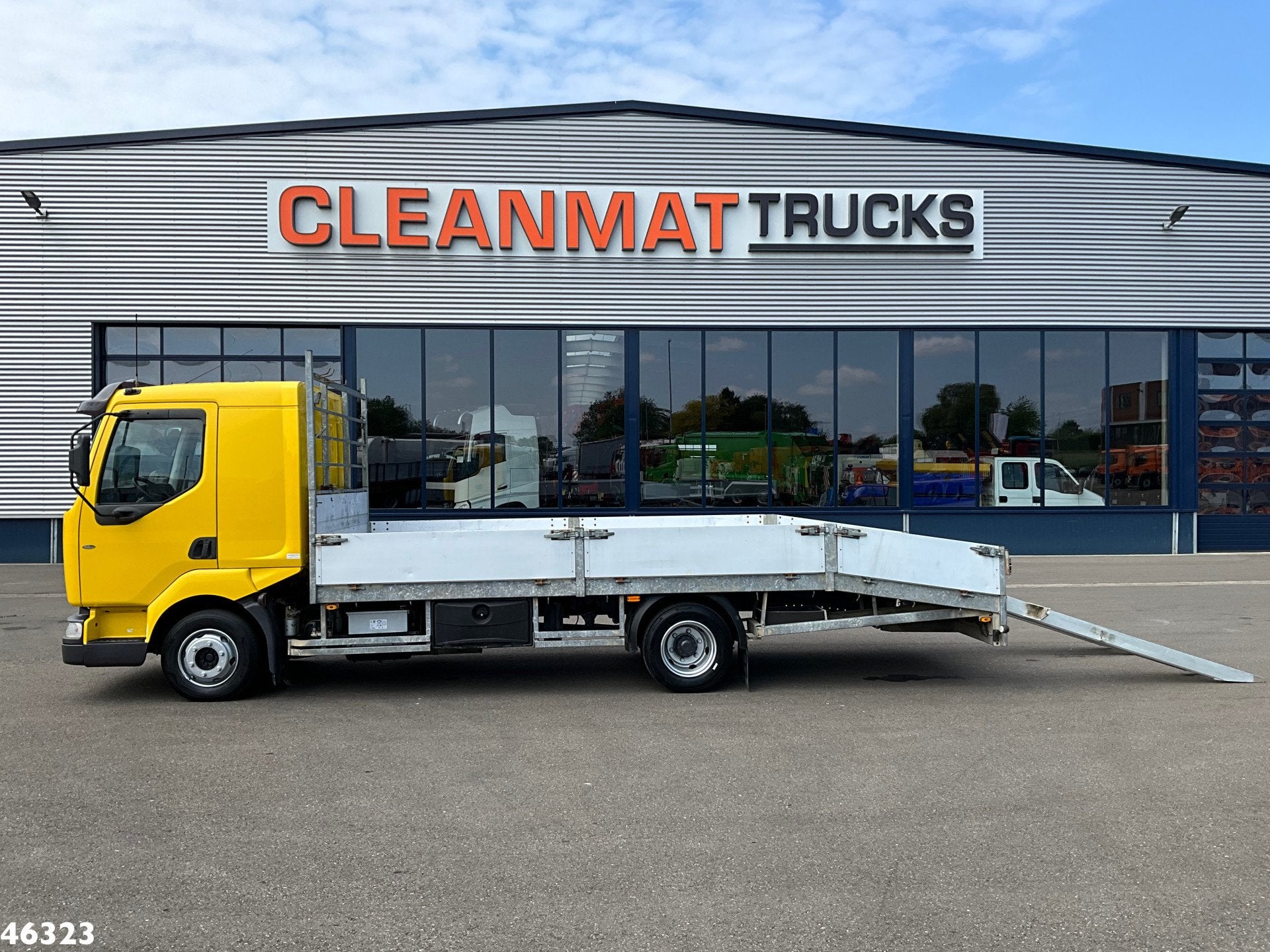 Renault MIDLUM 180-08 Oprijcarrosserie (bj 2003), Achterwielaandrijving, Renault, 175 pk, Te koop