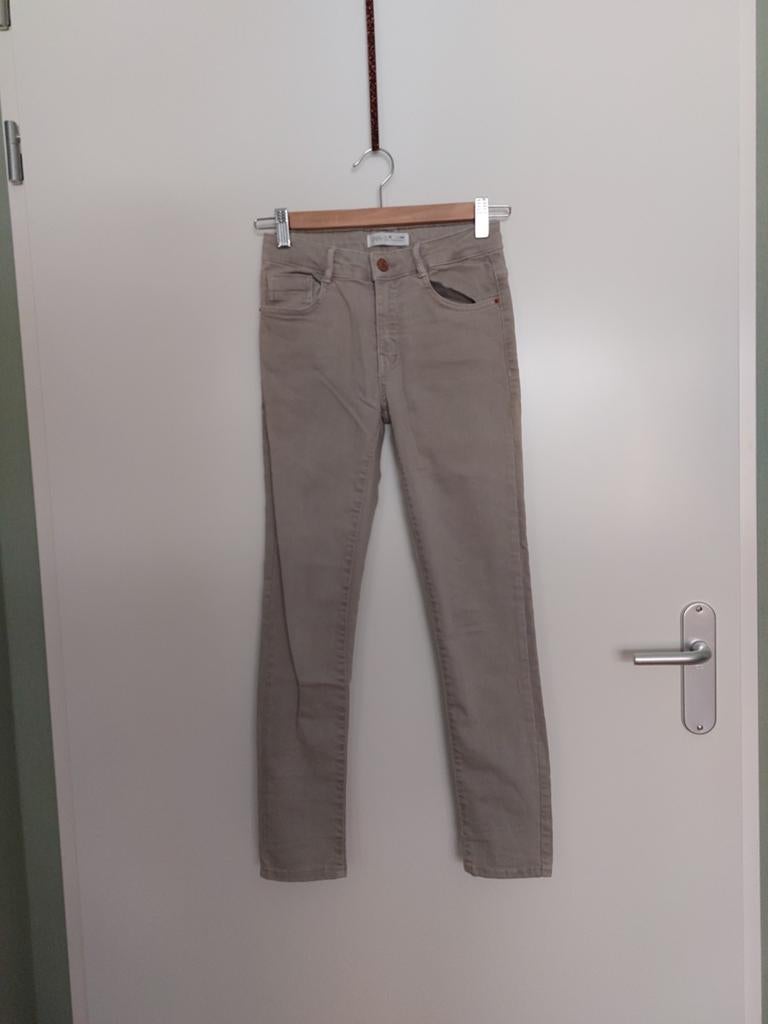 Zara jeans kleur beige maat 140 z.g.a.n., Ophalen of Verzenden, Zo goed als nieuw, Meisje, Broek