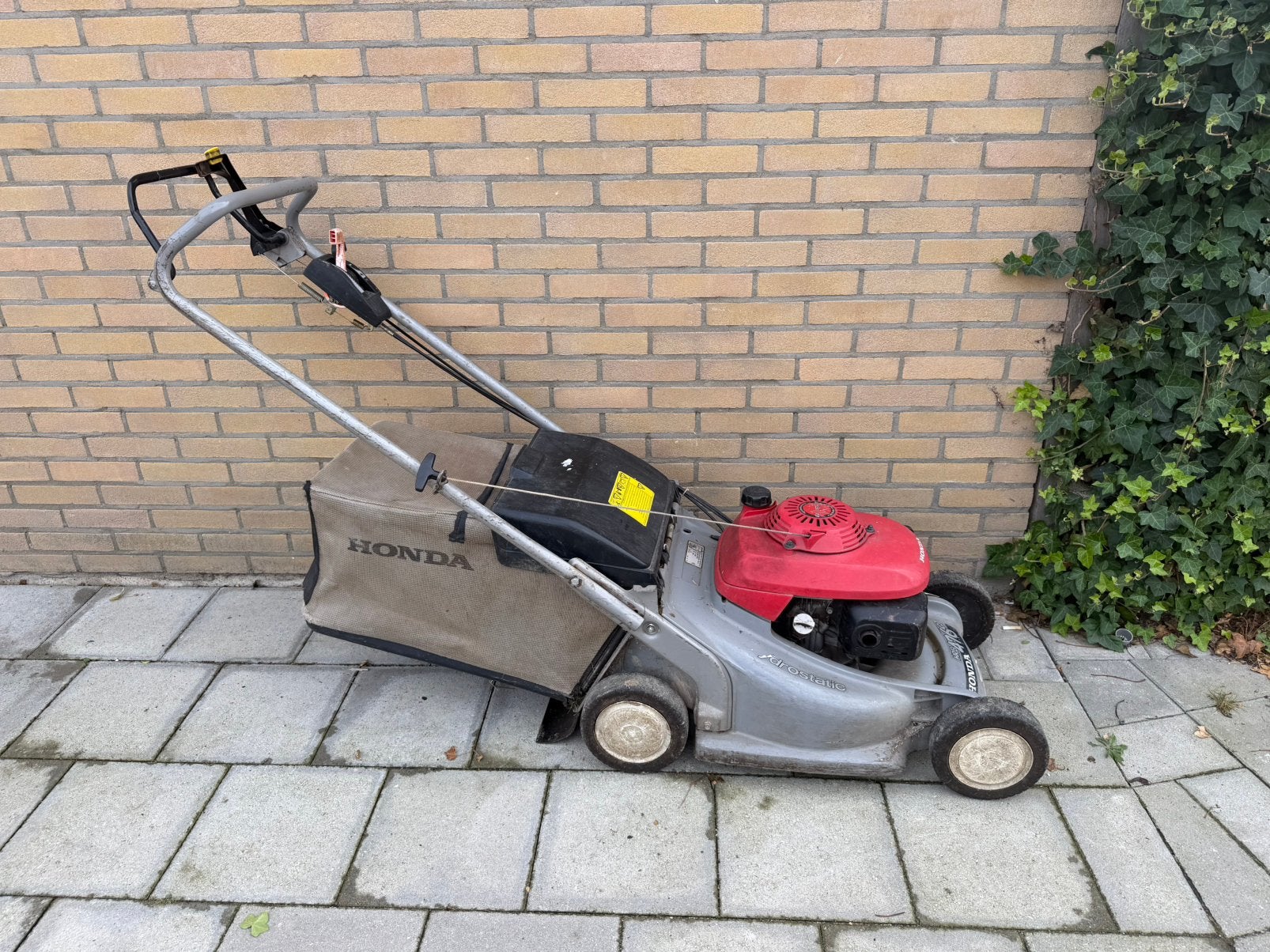Honda Grasmaaier, Ophalen, Zo goed als nieuw, Benzine-grasmaaier, Opvangbak