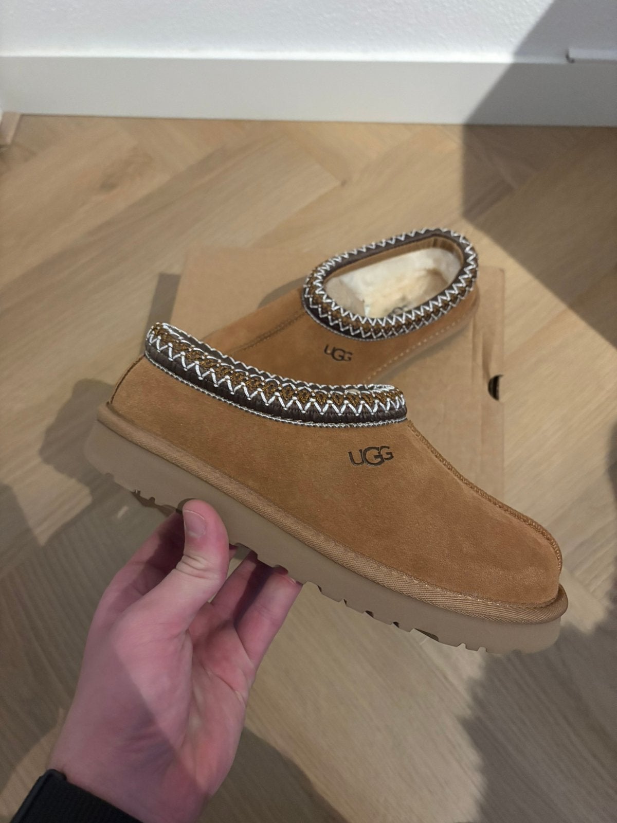 UGG Tasman Chestnut Bruin – Maat 38 & 39 – Nieuw met doos, Bruin, Nieuw, Ophalen of Verzenden, Pantoffels of Sloffen