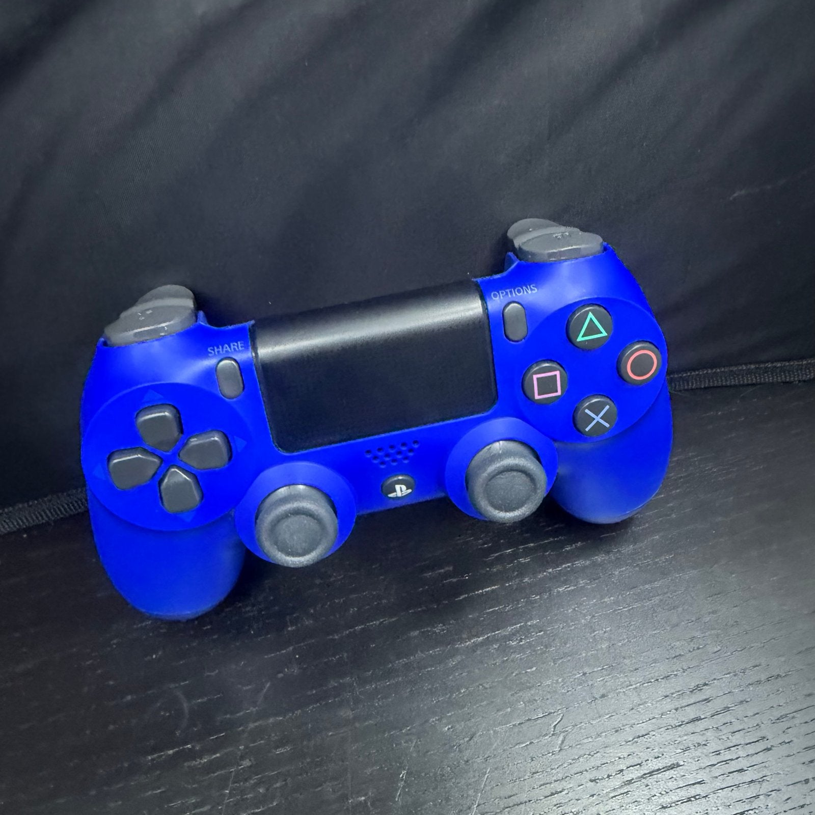 Blauwe Sony PlayStation 4 DualShock Controller, Spelcomputers en Games, G, Ophalen of Verzenden, Zo goed als nieuw, D